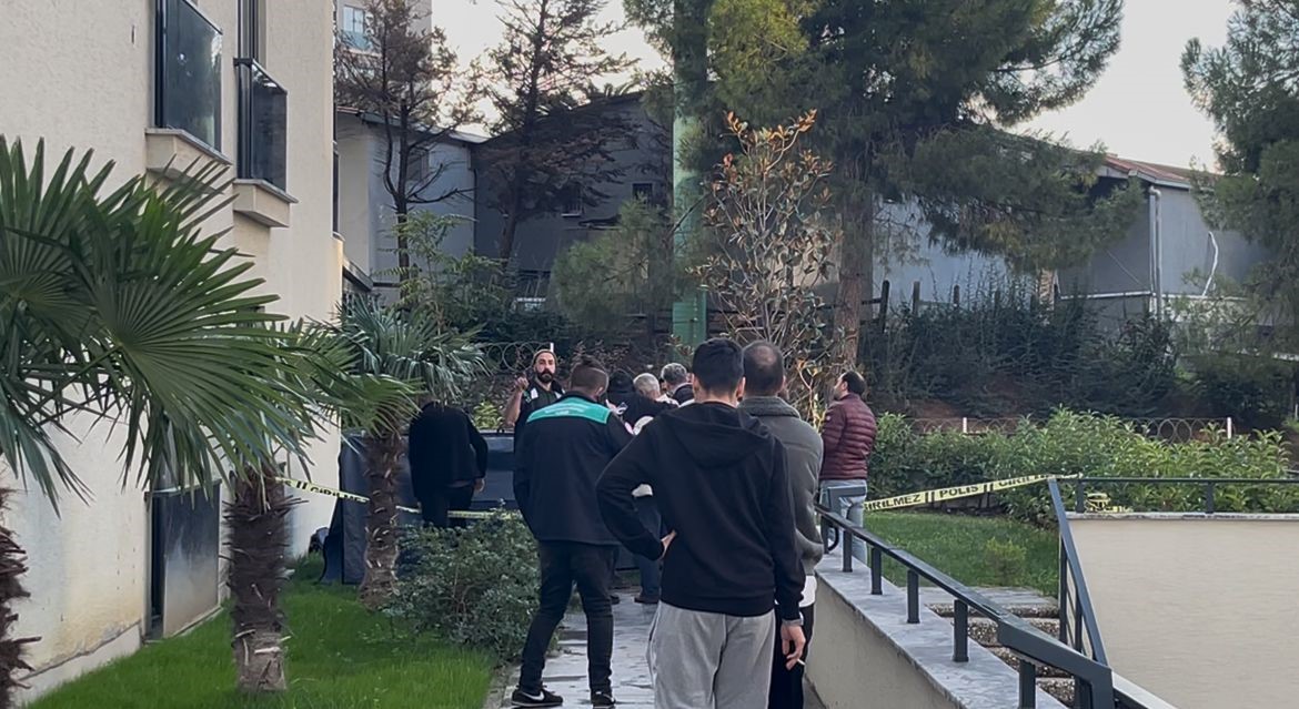 hava almak icin ciktigi camdan dusen genc hayatini kaybetti 2 Ve6gpiGH