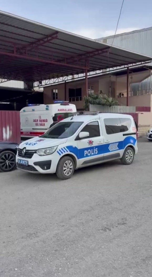 Hava bastığı tır lastiği patladı, jantın isabet etmesiyle can verdi 6 hava bastigi tir lastigi patladi jantin isabet etmesiyle can verdi 2 fNgPFWrB