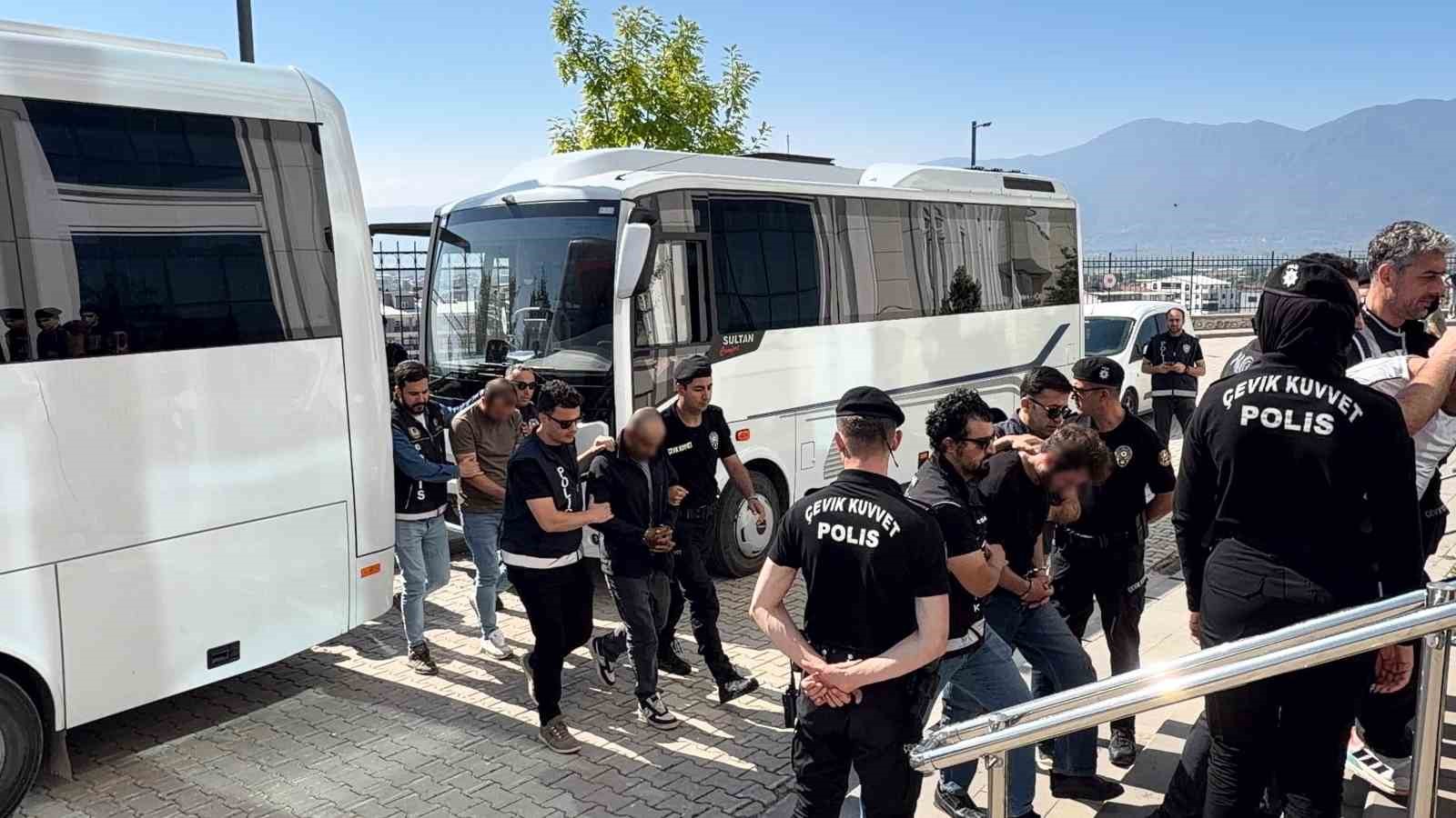 hava destekli operasyonun ardindan 23 supheli adliyede 0 QeR2TXqU