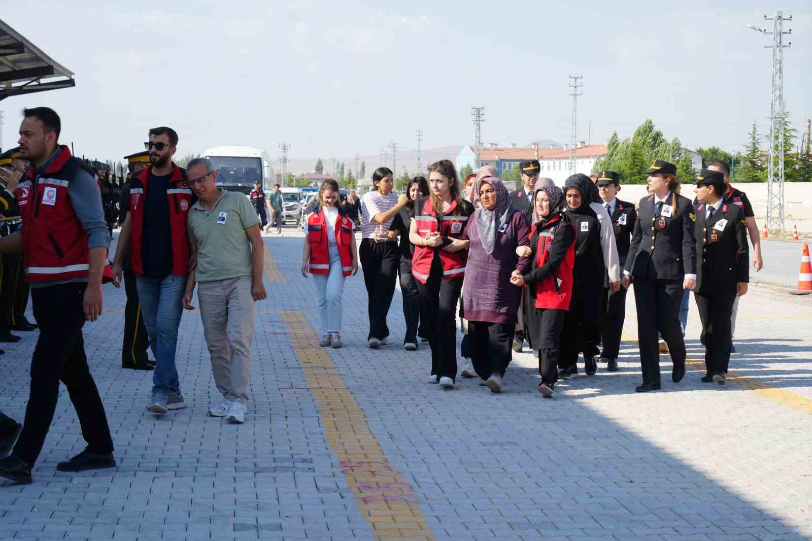 hava harp okulu ogrencisi veli bilgin memleketi nigdede son yolculuguna ugurlandi 0 3npTiEFG