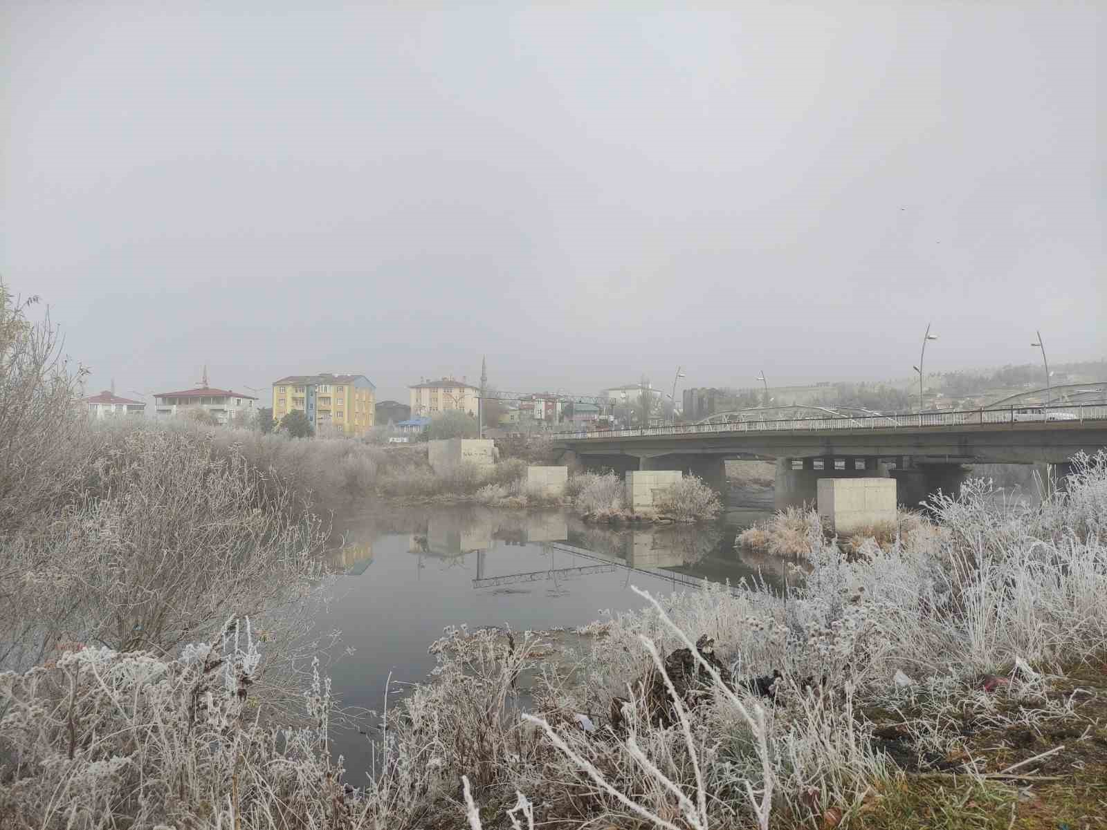 hava sicakliginin eksi 146 dereceye dustugu gole buz tuttu 1 vaURKR6n