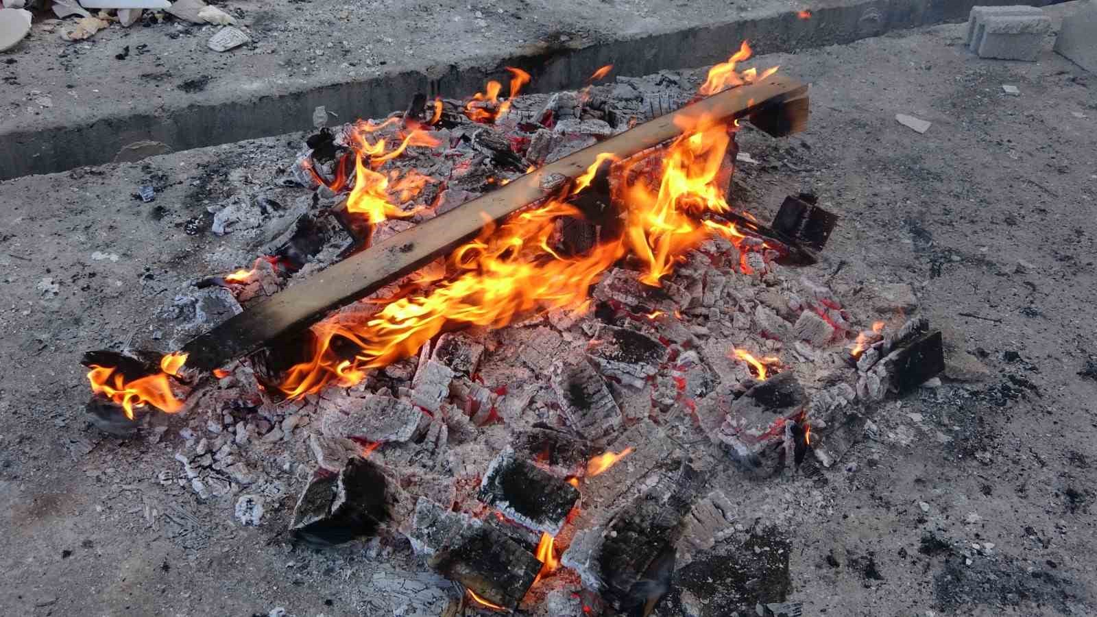 hava sicakliginin eksi 146 dereceye dustugu gole buz tuttu 9 AJXytLuH