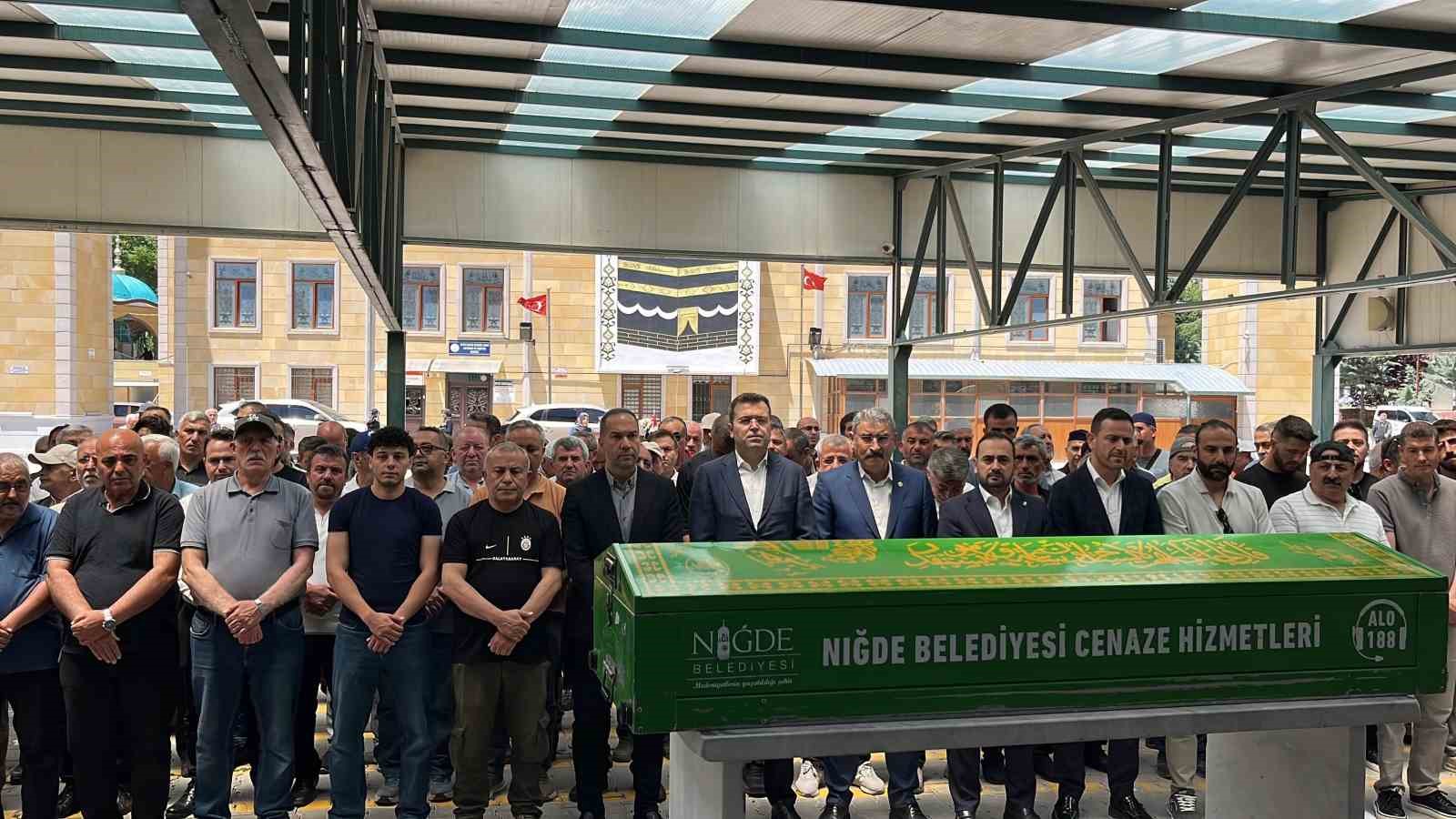 havai fisek fabrikasindaki patlamada hayatini kaybeden isci son yolculuguna ugurlandi 2 TDs7ZPkY