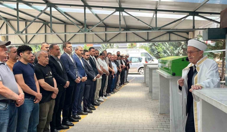 havai-fisek-fabrikasindaki-patlamada-hayatini-kaybeden-isci-son-yolculuguna-ugurlandi-KtLMG2Rb.jpg