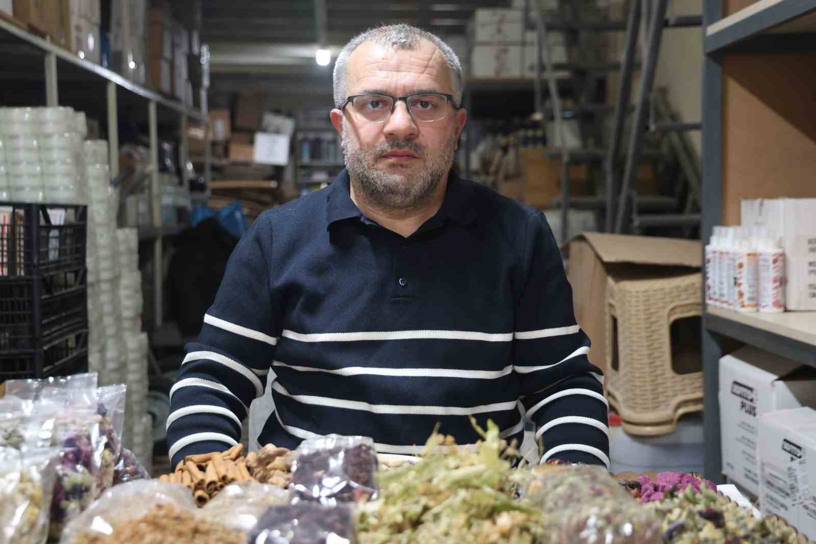 Havaların soğumasıyla, vatandaşların kış çaylarına talebi arttı 4 havalarin sogumasiyla vatandaslarin kis caylarina talebi artti 0