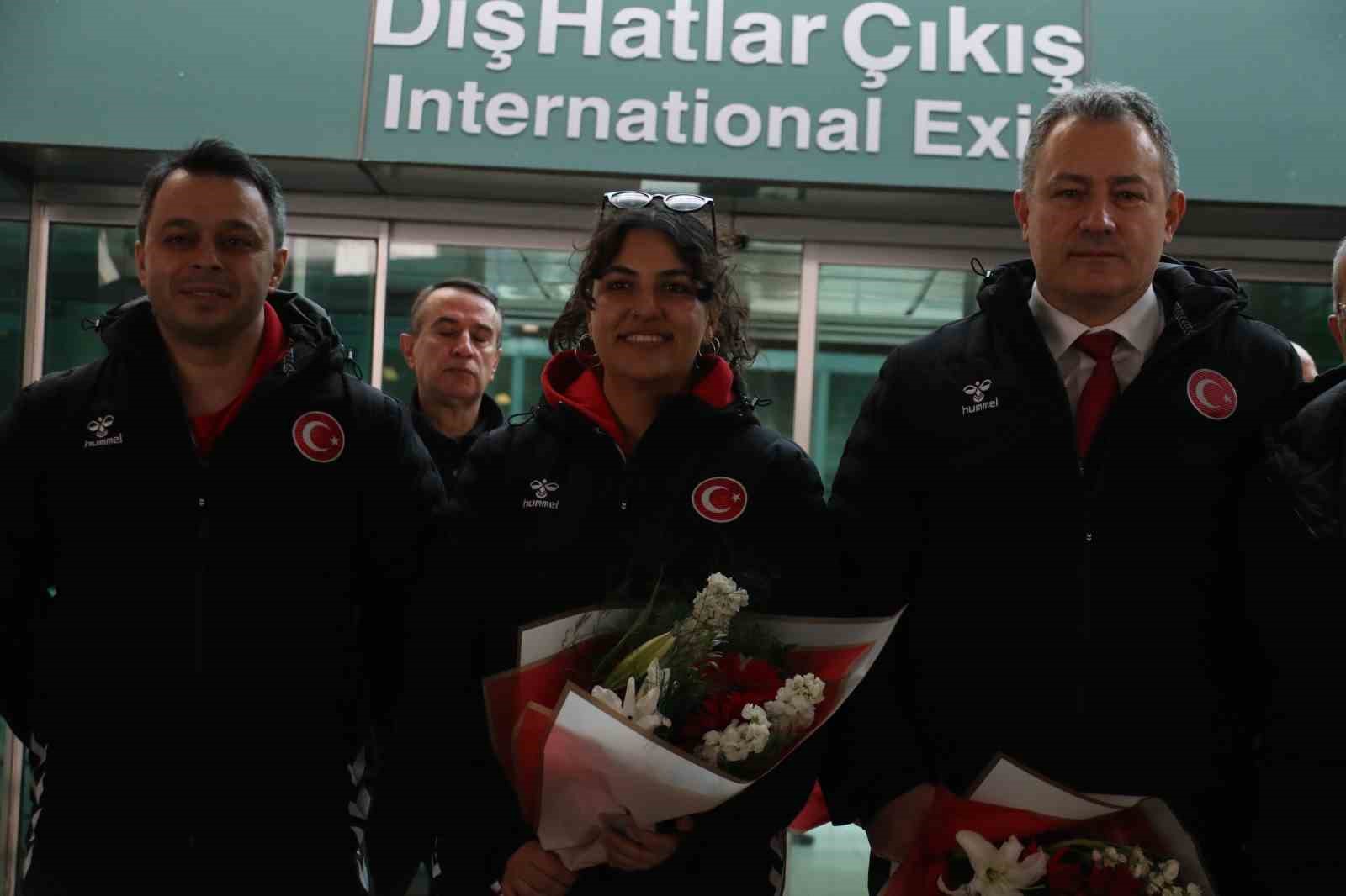 havali silahlar avrupa sampiyonasini 7 madalyayla tamamlayan milli sporcular yurda dondu 1 TYqKP5nN