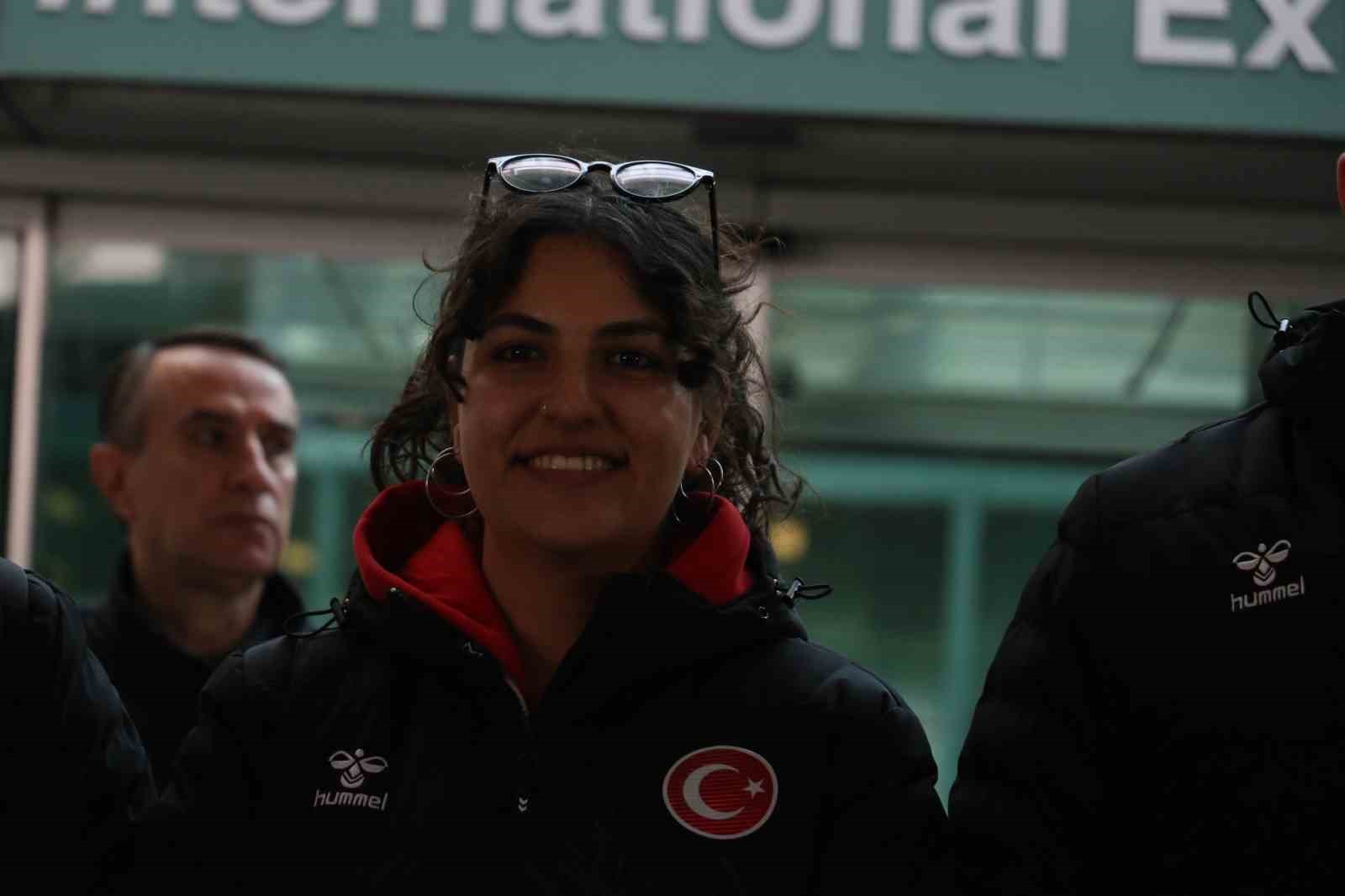 havali silahlar avrupa sampiyonasini 7 madalyayla tamamlayan milli sporcular yurda dondu 3 cDM65m7I