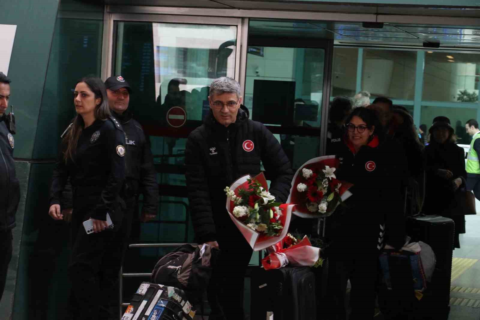 havali silahlar avrupa sampiyonasini 7 madalyayla tamamlayan milli sporcular yurda dondu 4 BKgZcNYw