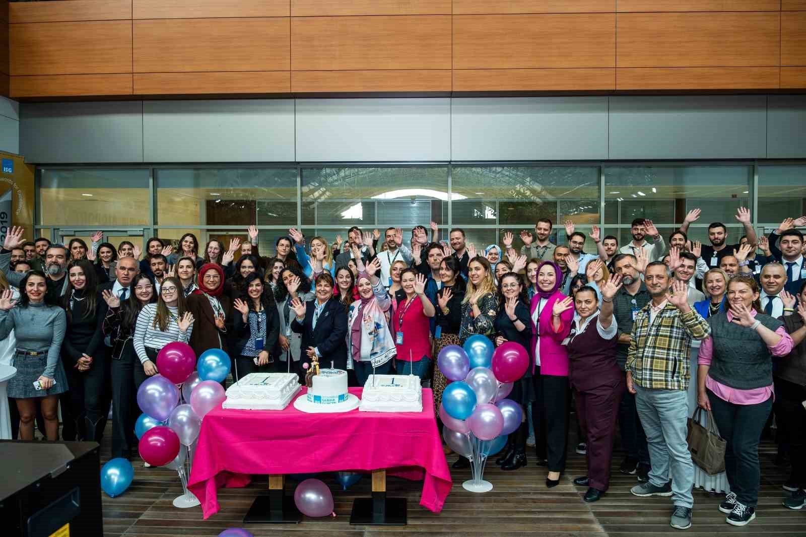 havalimanlarinda kullanilan ilk uretken yapay zeka tabanli dijital asistan savvy 1 yasini kutladi 1