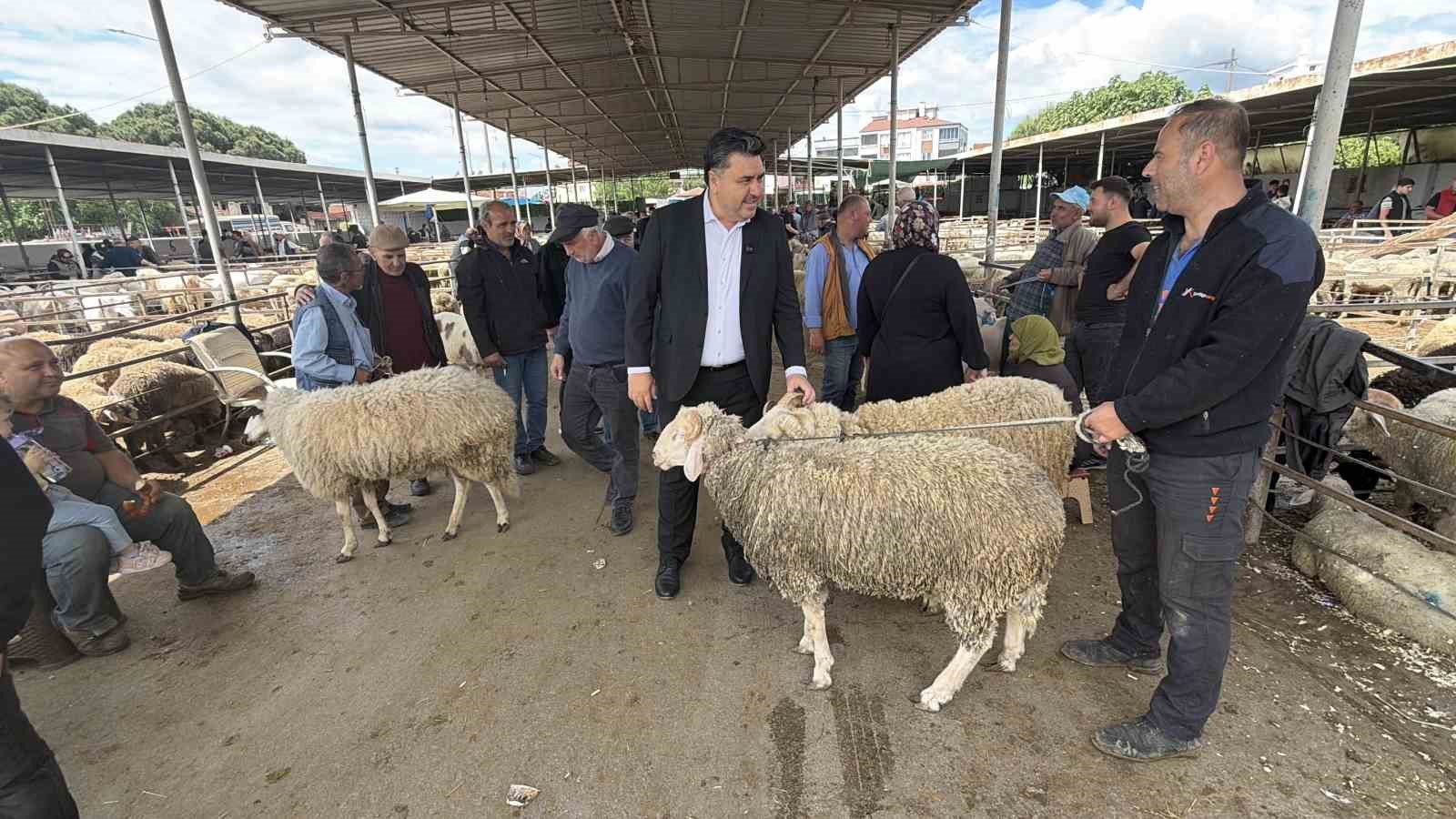 havran hayvan pazarinda tarihi arefe yogunlugu 2 ymeBda5N