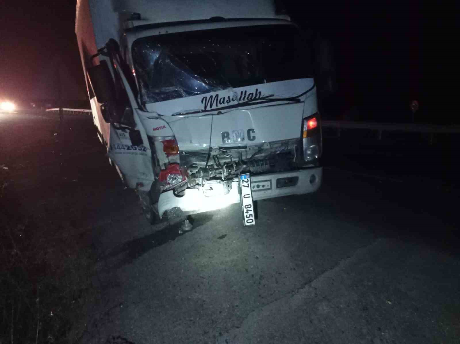 havranda kamyon ile kamyonet carpisti 1 olu 1 yarali 2 nOiE4La1