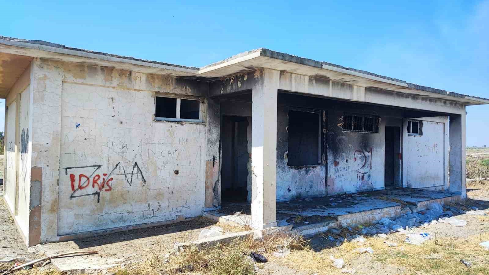 Havuz çürümeye terk edildi, çocuklar kanallarda boğuluyor 8 havuz curumeye terk edildi cocuklar kanallarda boguluyor 4 JjXNqM6d