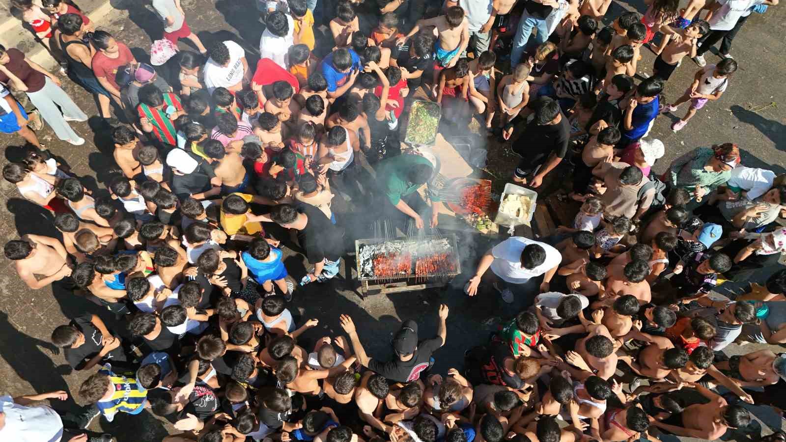 havuzdan cikan cocuklara ciger surprizi 0 rbqYyOG7