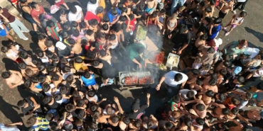havuzdan-cikan-cocuklara-ciger-surprizi-XFU5aEqX.jpg