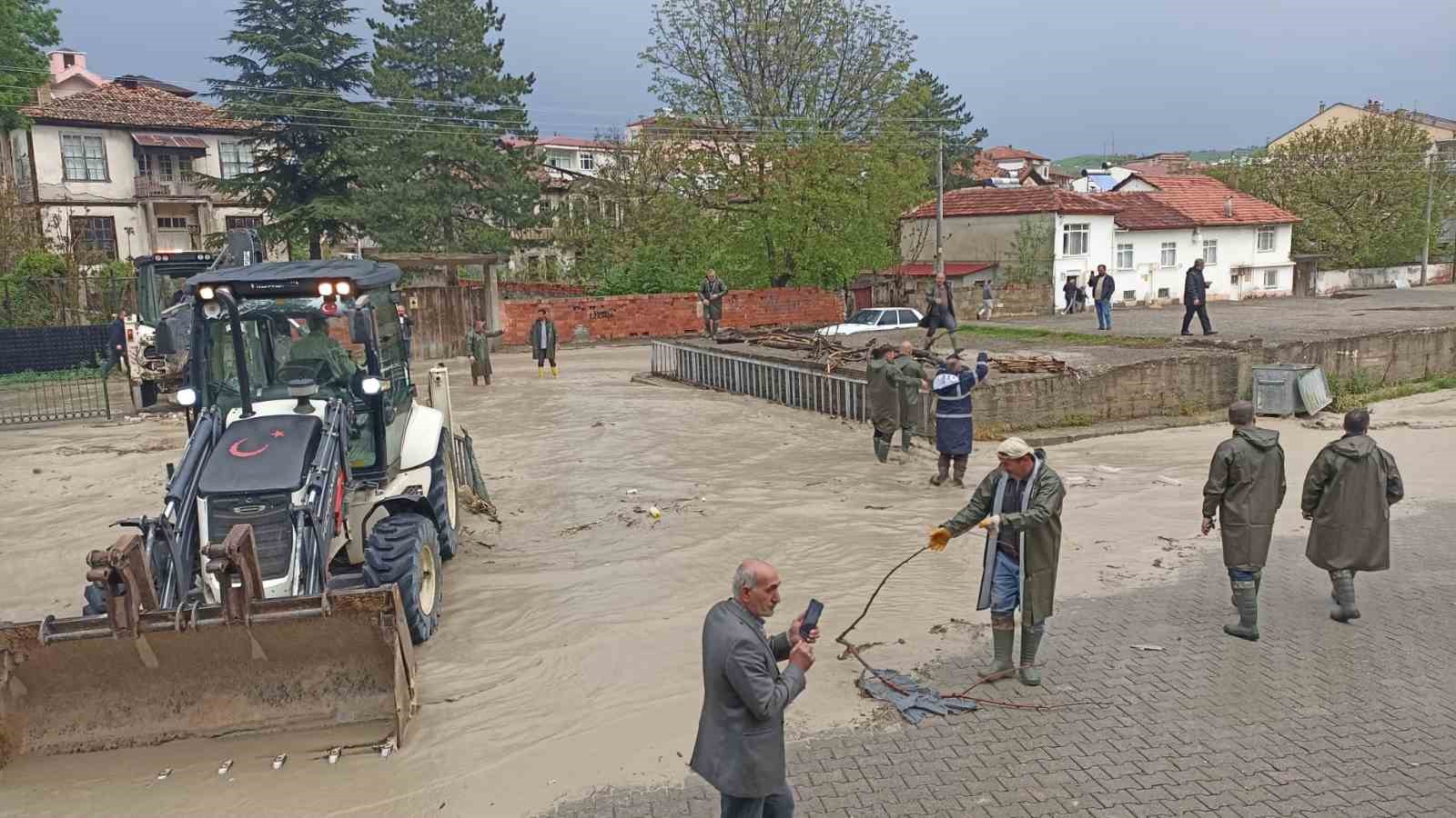 havzada kuvvetli saganak etkili oldu dere tasti 0