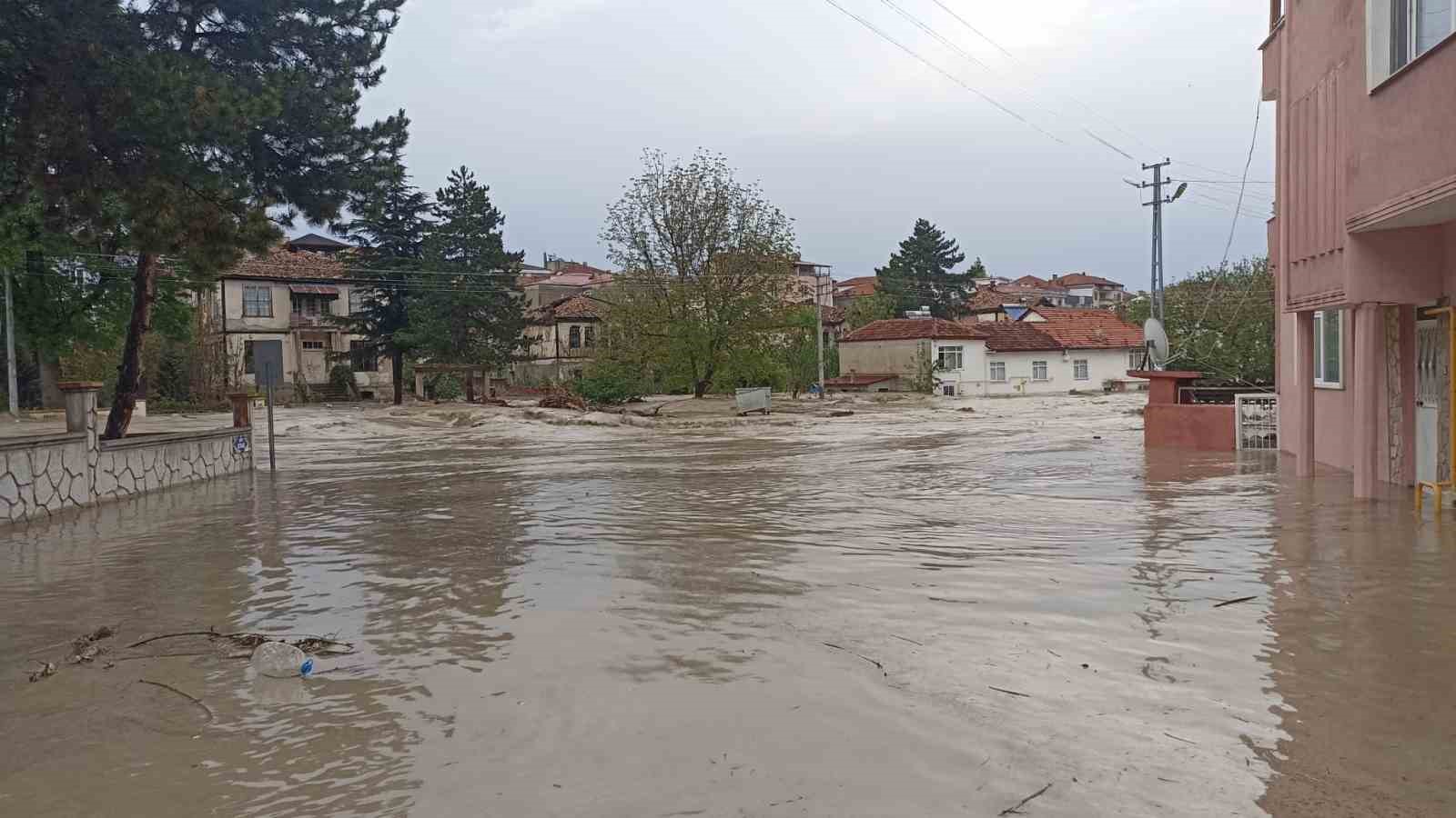 havzada kuvvetli saganak etkili oldu dere tasti 2 gWEOLLCb