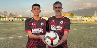 hayalini-gerceklestiren-42-yasindaki-baba-16-yasindaki-ogluyla-birlikte-mesin-yuvarlaginda-pesinde-kosuyor-8Ey2fveg.jpg