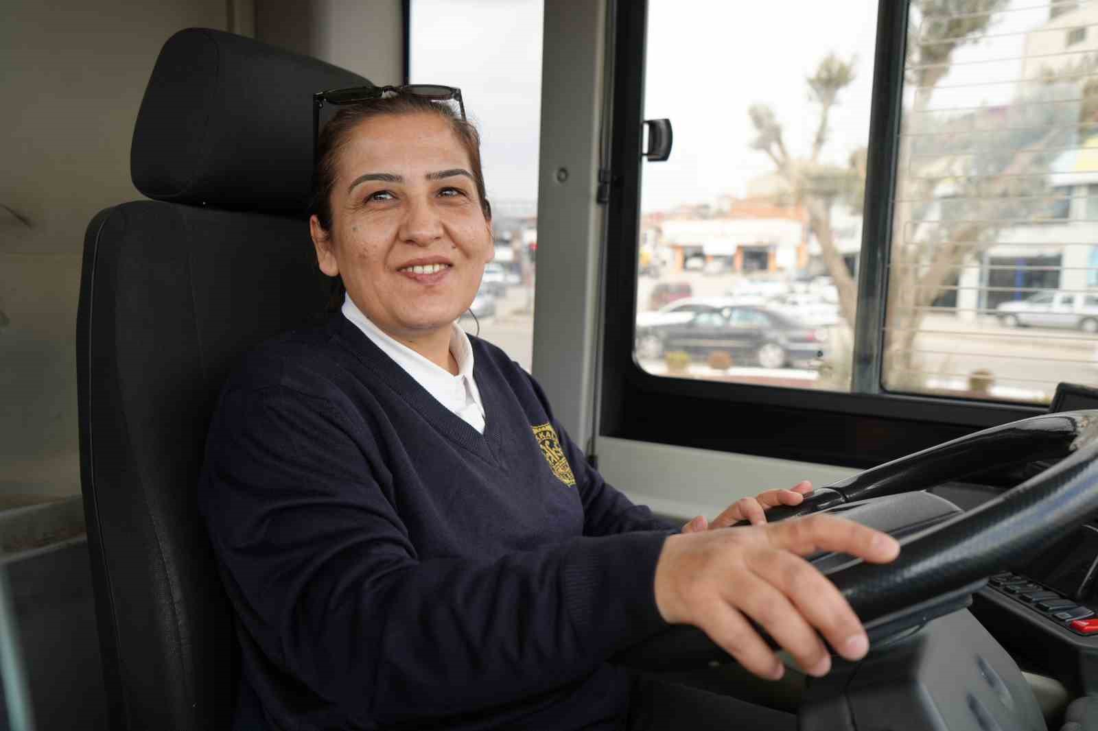 hayaliydi basardi sehrin ilk kadin otobus soforu oldu 3 iiWwsM5l