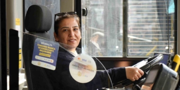 hayaliydi-basardi-sehrin-ilk-kadin-otobus-soforu-oldu-U4rxxSVh.jpg