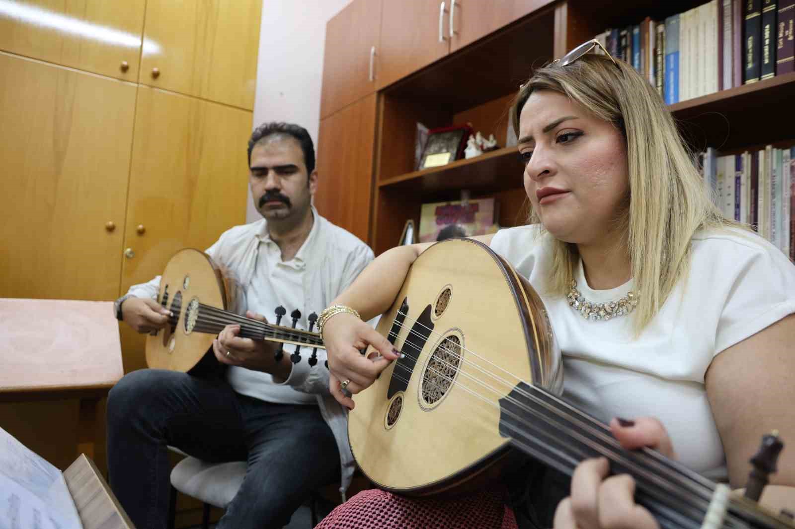 hayallerinden vazgecmedi beyaz onlugunu cikartip tekrar okula basladi 1 TEk7LKjK