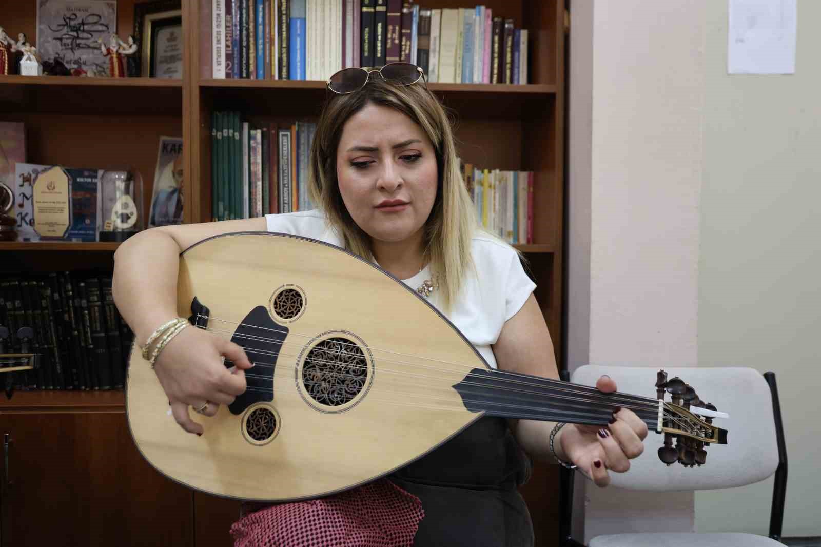 hayallerinden vazgecmedi beyaz onlugunu cikartip tekrar okula basladi 2 fWnfh5D9