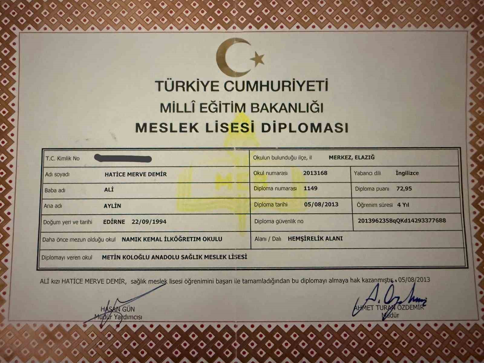 hayallerinden vazgecmedi beyaz onlugunu cikartip tekrar okula basladi 5 mybr4UXN