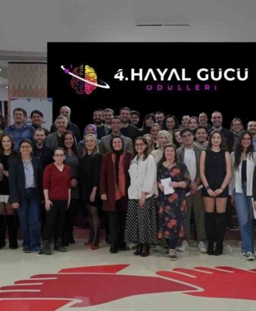 hayallerinin-pesinden-gittiler-Ik25O3la.jpg