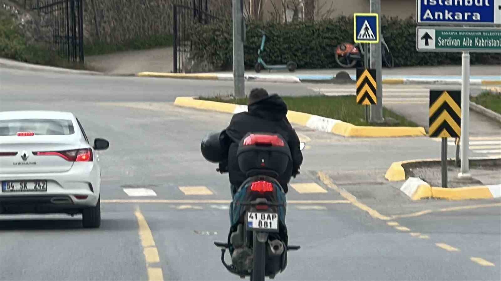 hayat kurtaracak kaski kolunda tasidi 0 31sL81ed