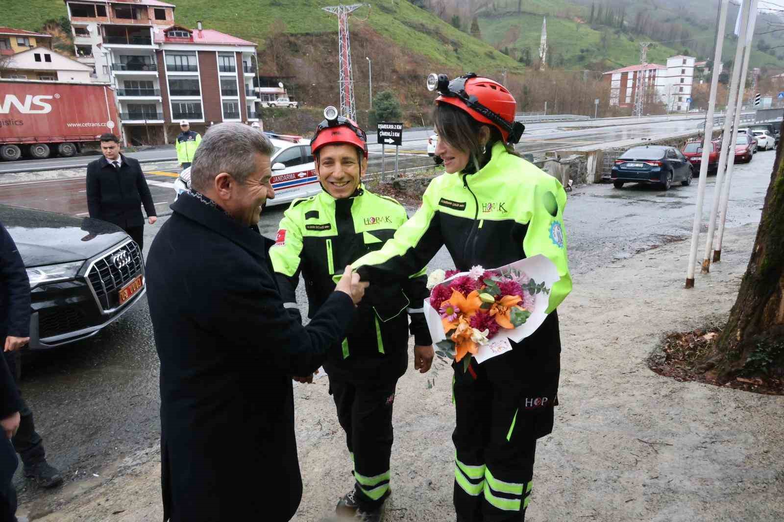 hayat kurtaran ellerden 8 mart mesaji 3