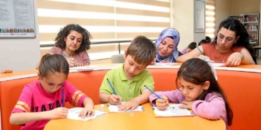 hayatimin-ilk-kutuphanesi-annem-anne-ve-cocuklarin-gonullerine-dokundu-rRlyj1hM.jpg