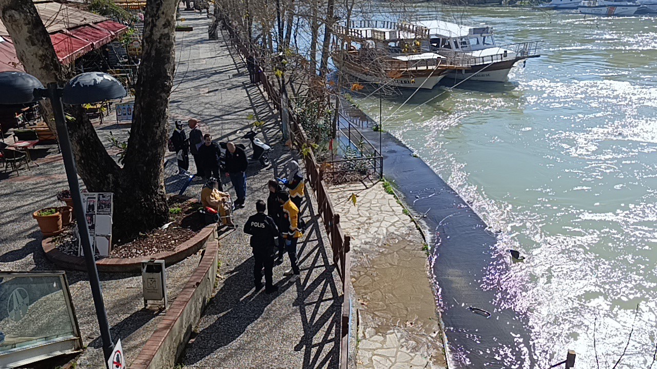 hayatina son vermek istedi kurtarilinca beni siginma evine goturun diye yalvardi 2 X2BPzjEi