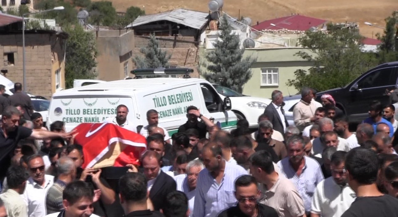 hayatini kaybeden belediye baskani son yolculuguna ugurlandi 1 saf3yu2E