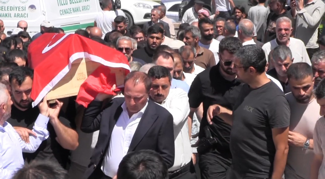 hayatini kaybeden belediye baskani son yolculuguna ugurlandi 3 b6PGsrpB