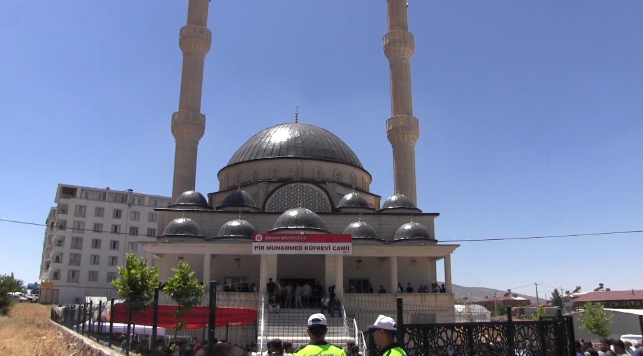 hayatini kaybeden belediye baskani son yolculuguna ugurlandi 4 FdKhkwLQ