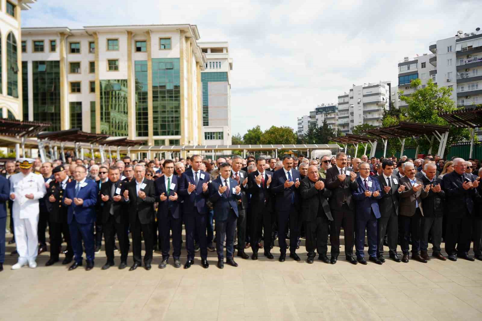 Hayatını kaybeden Cumhuriyet Savcısı Gadem Taş’a adliyede hüzünlü veda 9 hayatini kaybeden cumhuriyet savcisi gadem tasa adliyede huzunlu veda 5 U1gCbWks