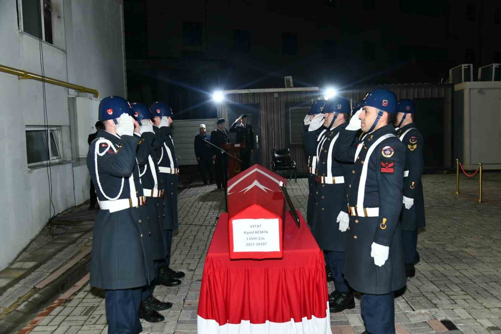 hayatini kaybeden jandarma uzman cavus icin toren duzenlendi 3 gYr6T1tB