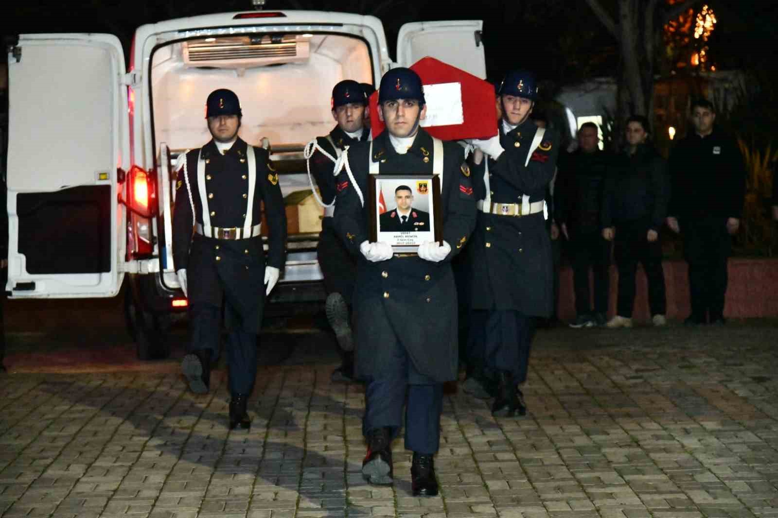 hayatini kaybeden jandarma uzman cavus icin toren duzenlendi 4