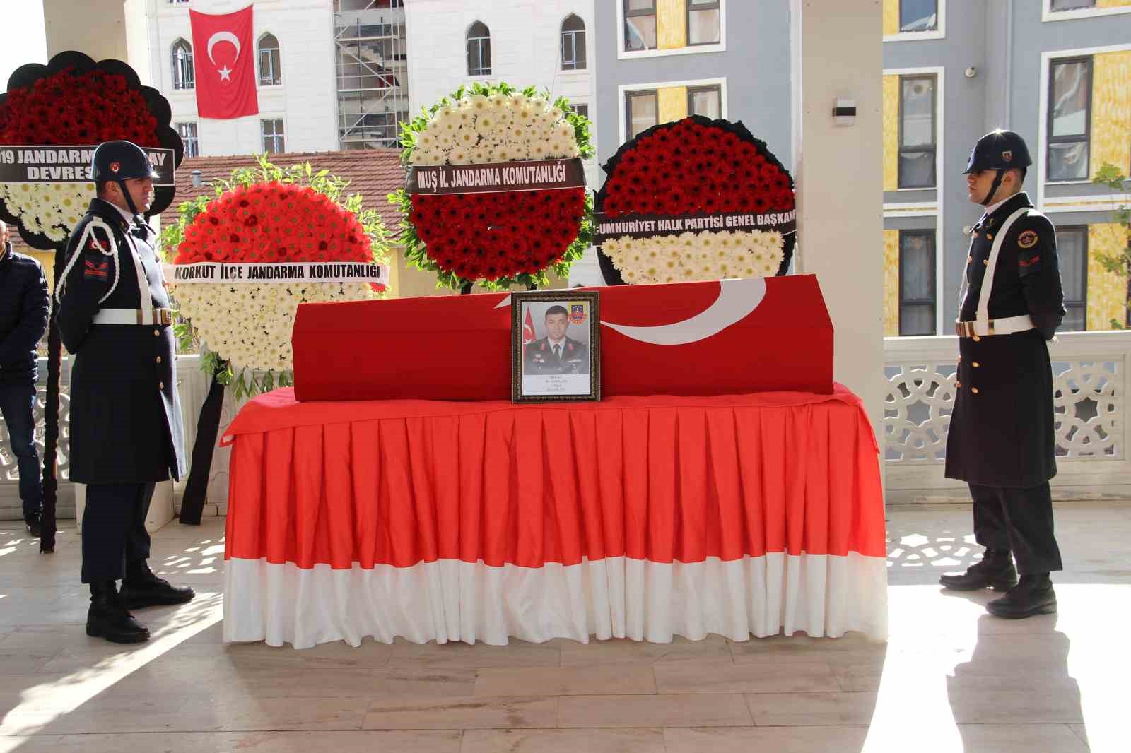 hayatini kaybeden ustegmen son yolculuguna ugurlandi 2 eEE5XhfW