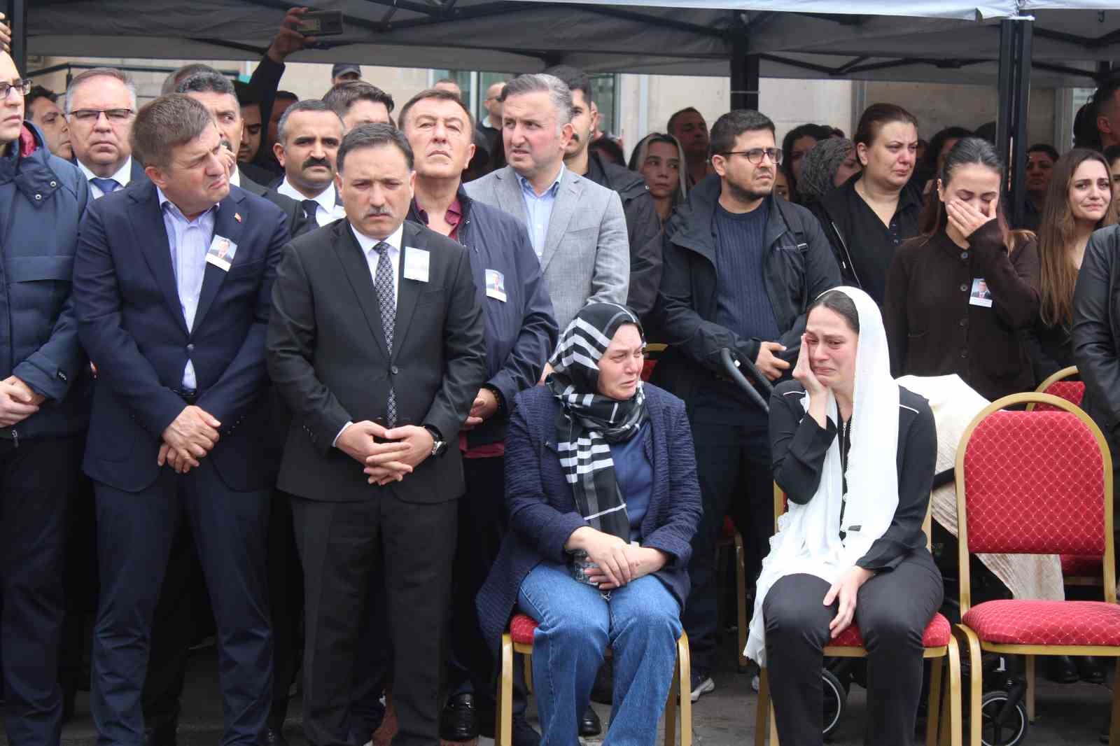hayatini kaybeden vali yardimcisi esmer icin toren duzenlendi 1 h9uk6bFc