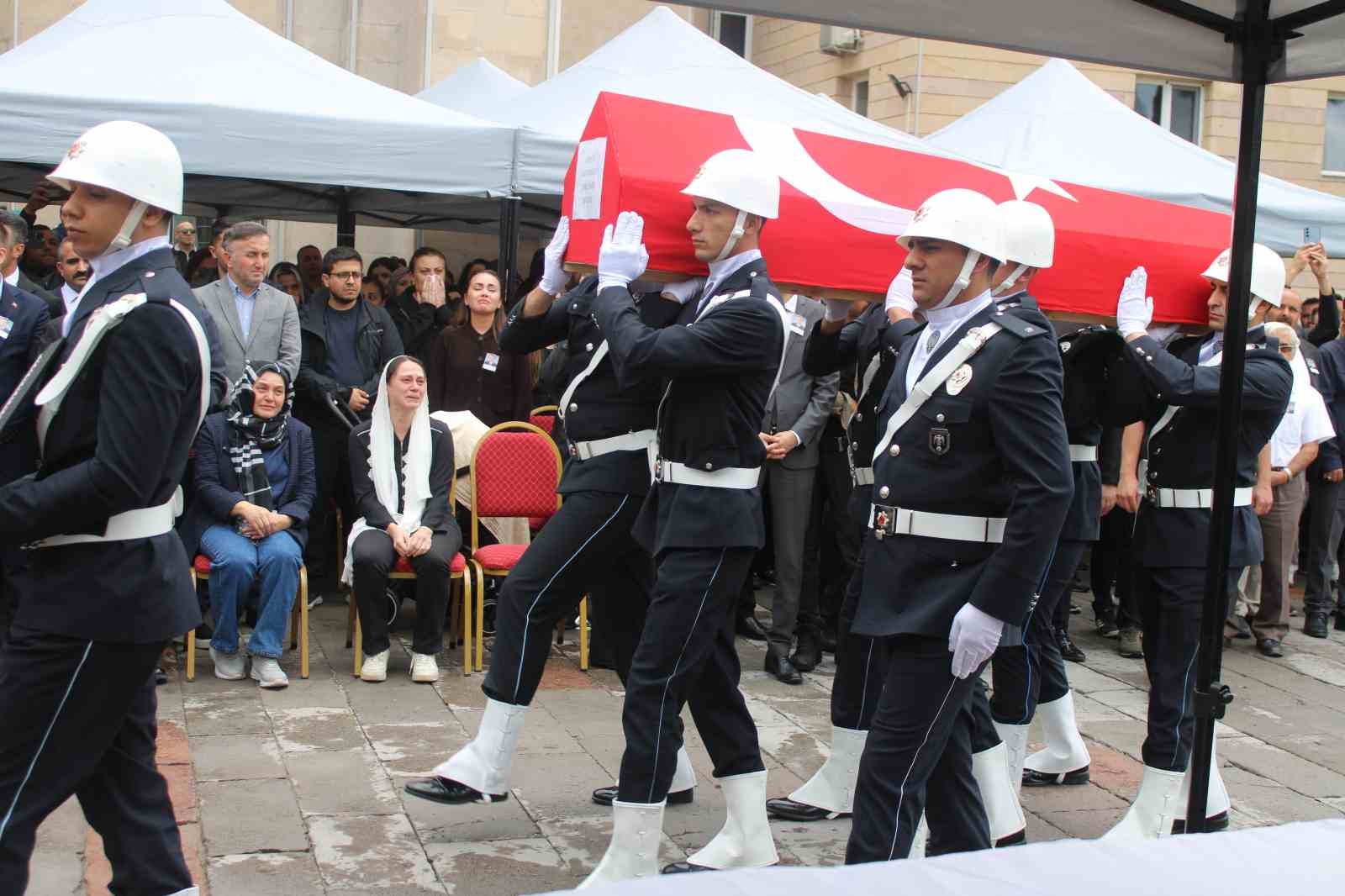 hayatini kaybeden vali yardimcisi esmer icin toren duzenlendi 2 fPjOEEpB