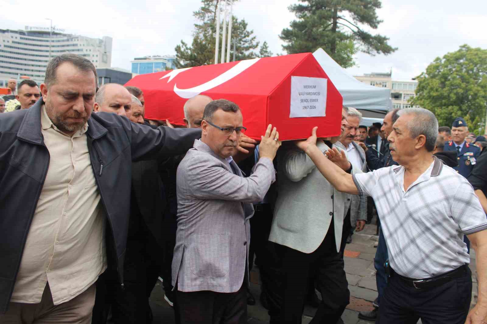 hayatini kaybeden vali yardimcisi esmer icin toren duzenlendi 7 aHbYSHVf