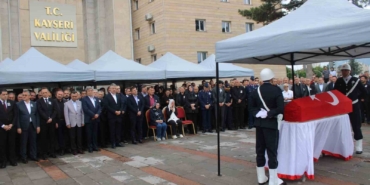 hayatini-kaybeden-vali-yardimcisi-esmer-icin-toren-duzenlendi-rAVP5Z4x.jpg