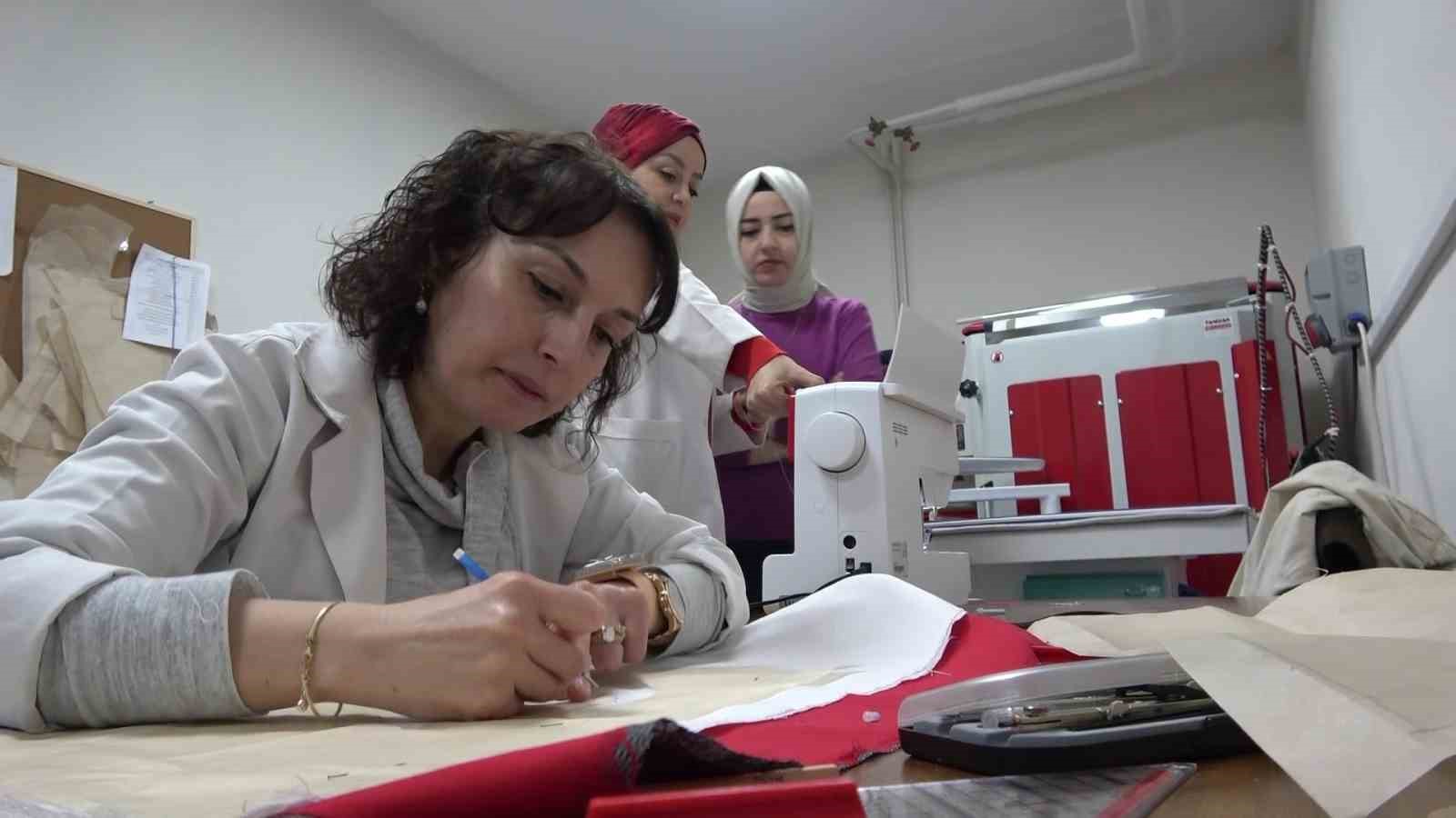 Hayatlar kurtarıp yeni evini depremzede aileye açan maden işçisi: "Felaket olsa yine yardıma koşarım" 9 hayatlar kurtarip yeni evini depremzede aileye acan maden iscisi felaket olsa yine yardima kosarim
