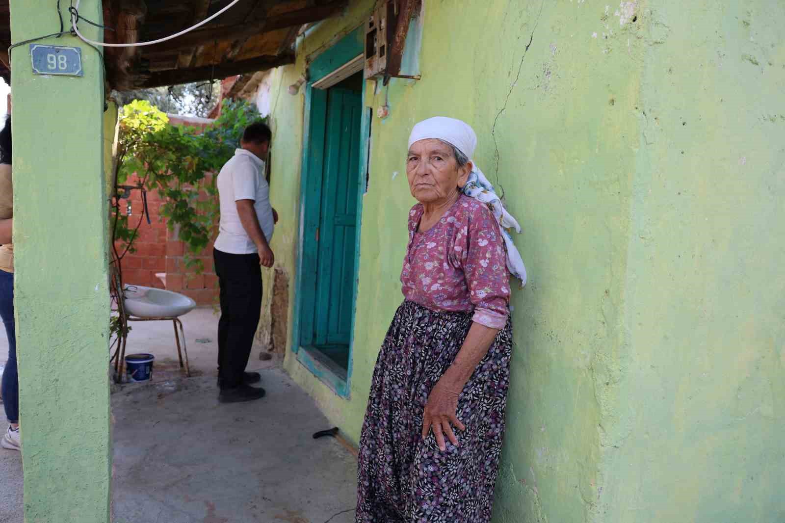 hayatta kimsesi kalmayan ummu nine yillardir tuvalet ve banyoya hasret yasiyor 3 GwfjzLC8