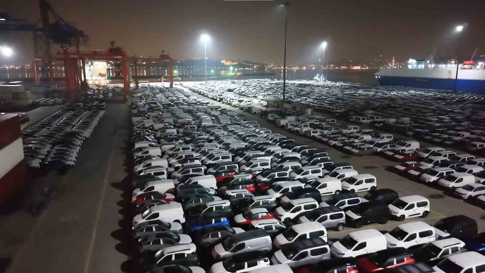 Haydarpaşa Limanı’nda gece mesaisi: 2026 model araçlar limana indirildi 6 haydarpasa limaninda gece mesaisi 2026 model araclar limana indirildi 2 bDeuiNa8