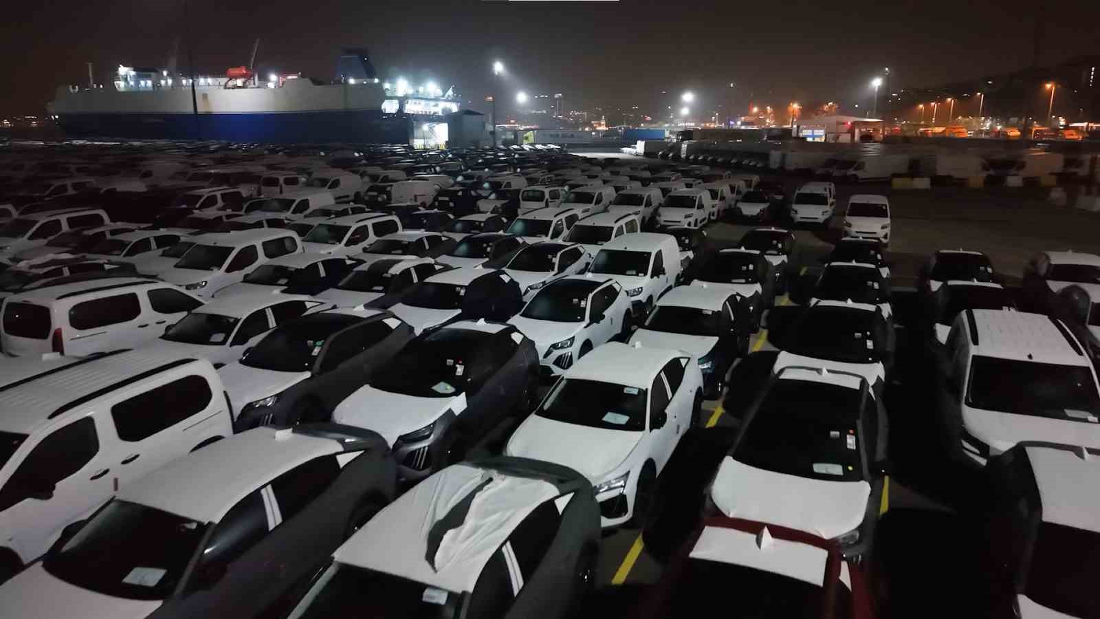 Haydarpaşa Limanı’nda gece mesaisi: 2026 model araçlar limana indirildi 9 haydarpasa limaninda gece mesaisi 2026 model araclar limana indirildi 5 SJtVltj5