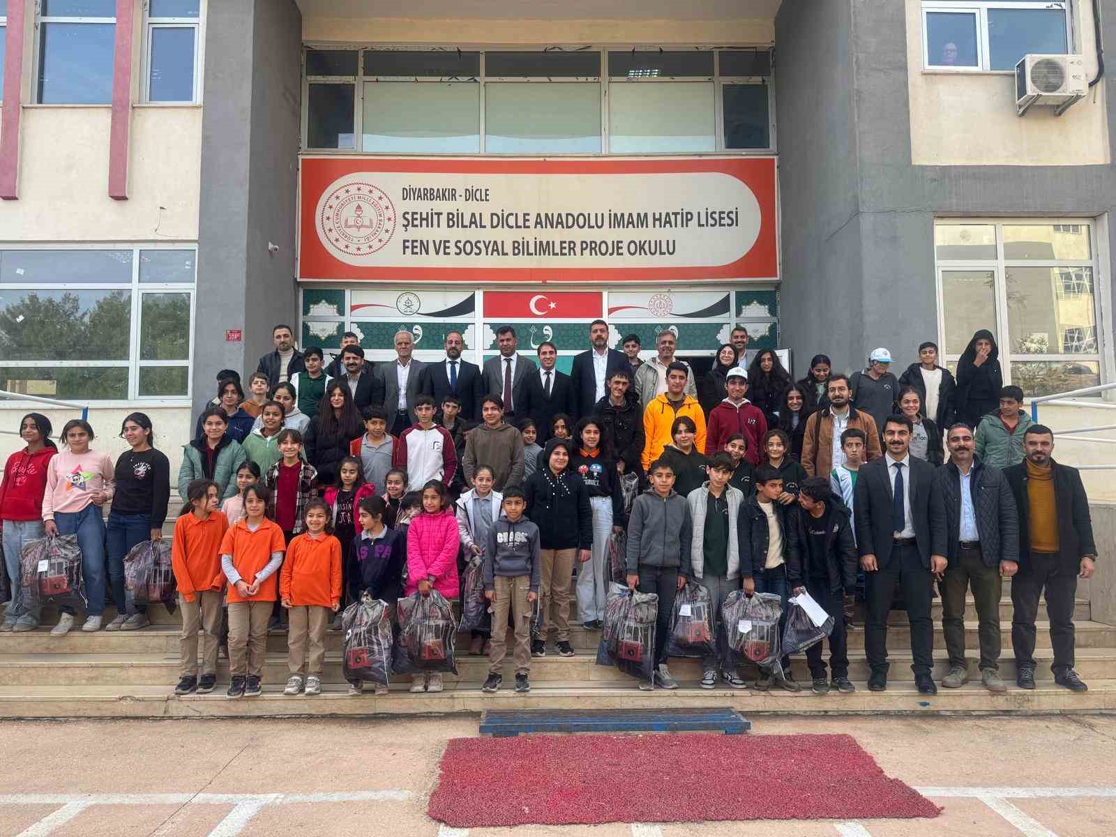 hayirsever is adami bozkus hevselin cicekleri projesi ile cocuklarin gonlune dokundu 2 aXUsqjyt
