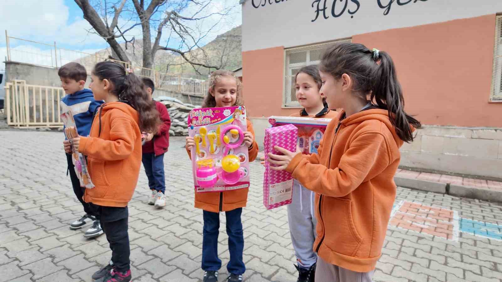 hayirsever polisten binlerce ogrenciye anlamli destek 6 erAXAALQ