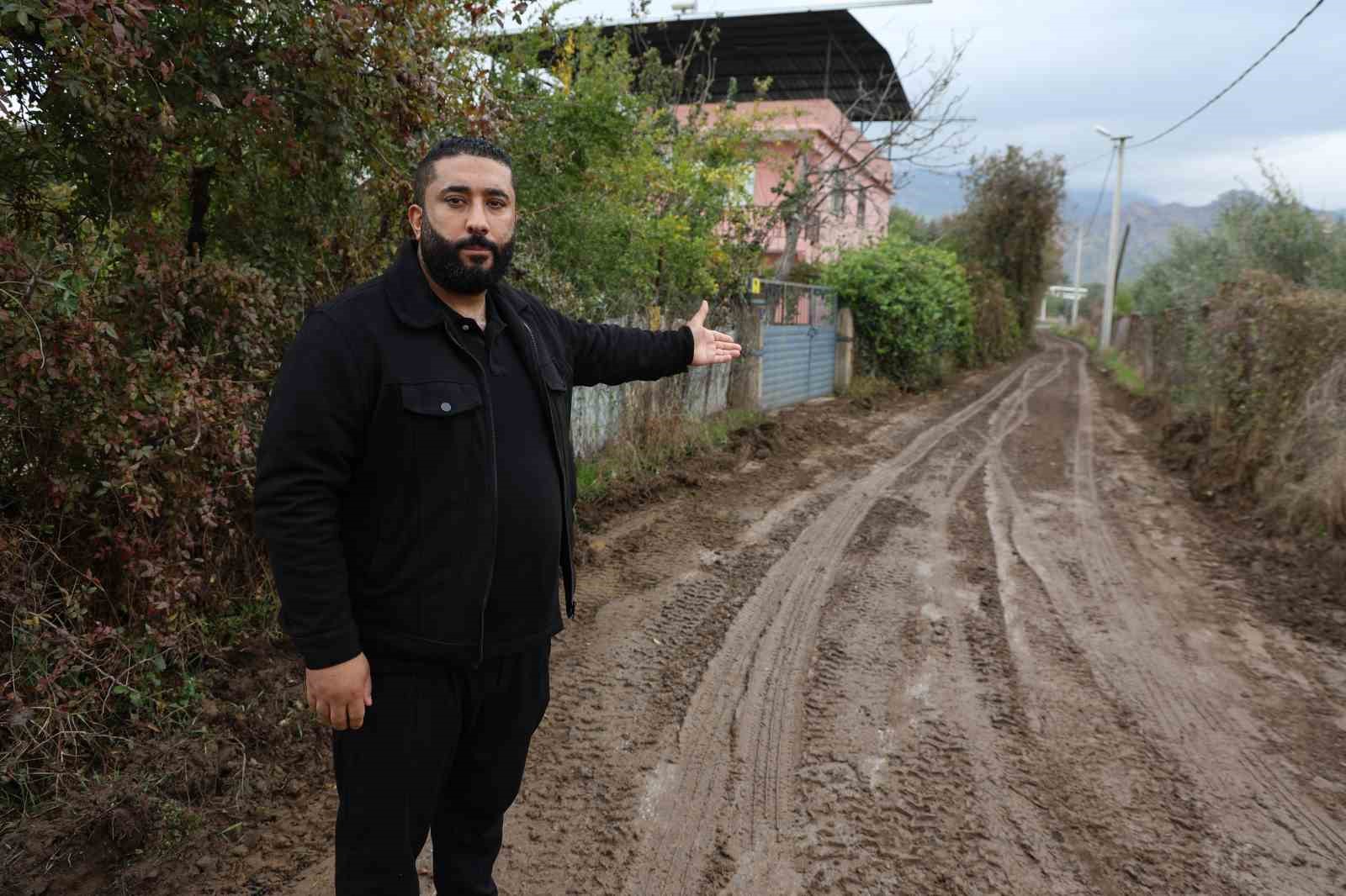 hayvanlari sele kapilan aktas adam boyu sel geldi 8 vlmYWlBr
