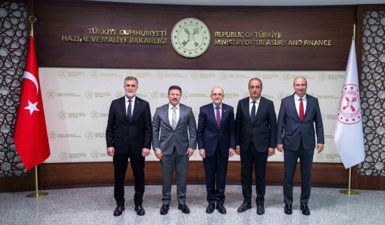 hazine-ve-maliye-bakani-simsek-tsof-genel-baskani-yigineri-kabul-etti-HVncwOn5.jpg